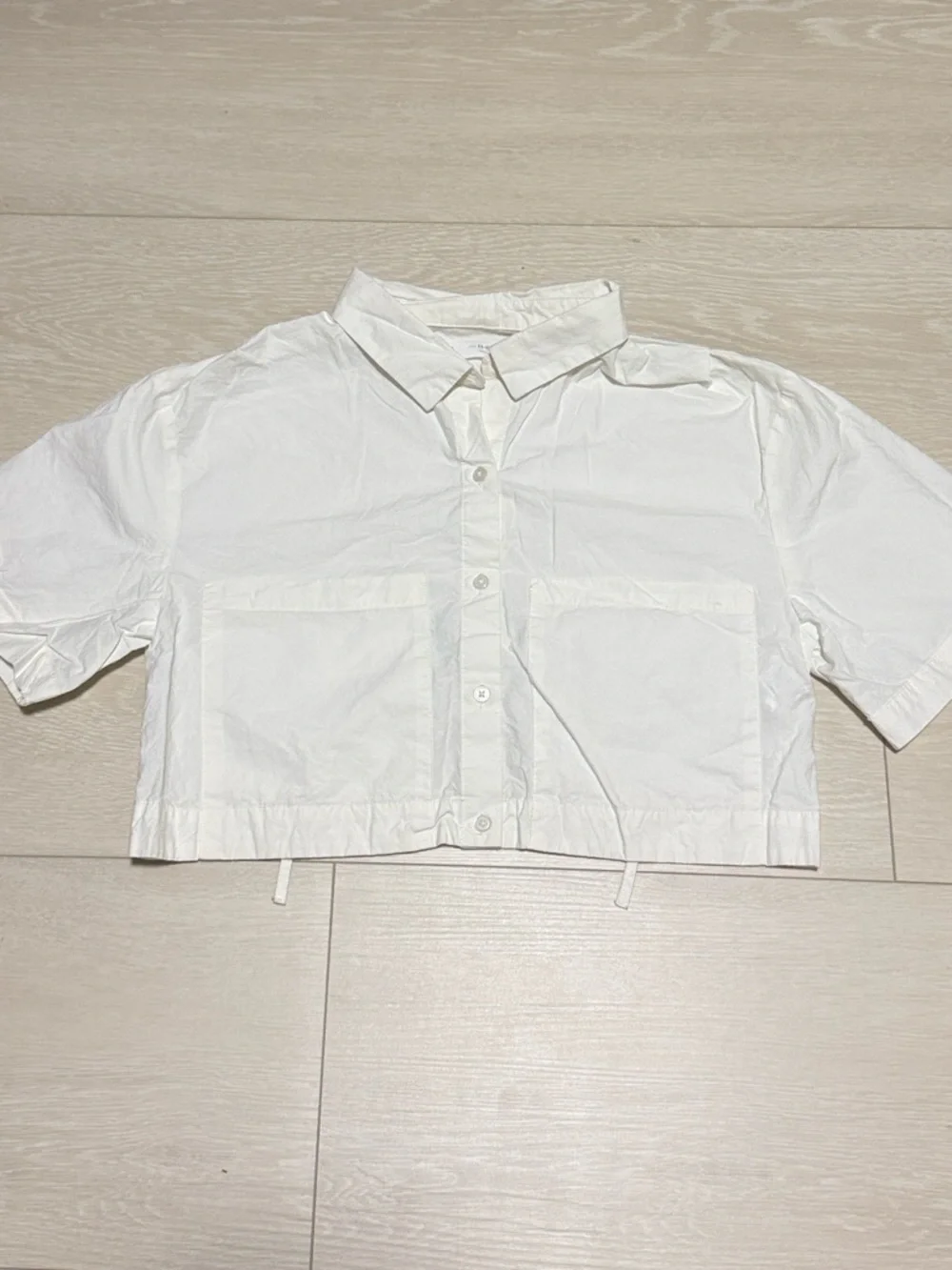 ✨ Zara White Cropped Button-Down Shirt with Front Pockets